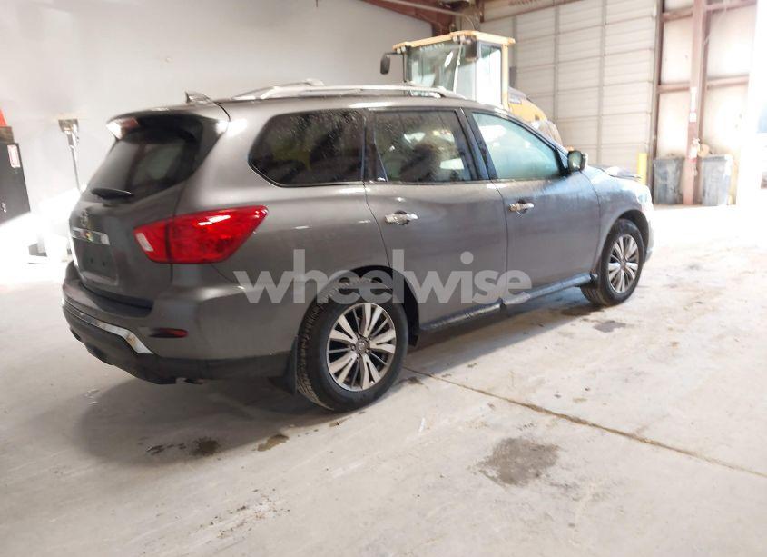 Photo 4 of 2019 Nissan Pathfinder S (VIN 5N1DR2MN2KC633766)