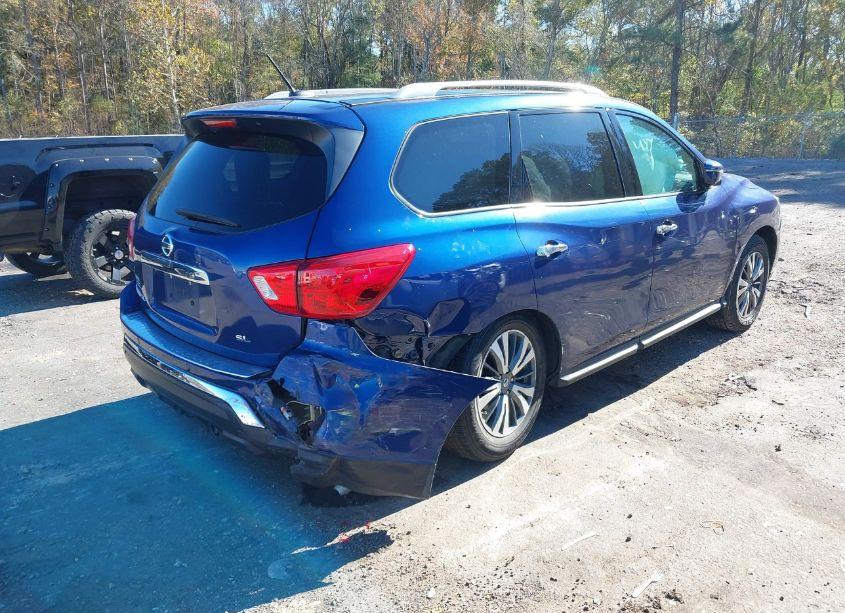 Photo 4 of 2017 Nissan Pathfinder SL (VIN 5N1DR2MN3HC613440)