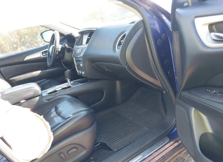 Photo 5 of 2017 Nissan Pathfinder SL (VIN 5N1DR2MN3HC613440)