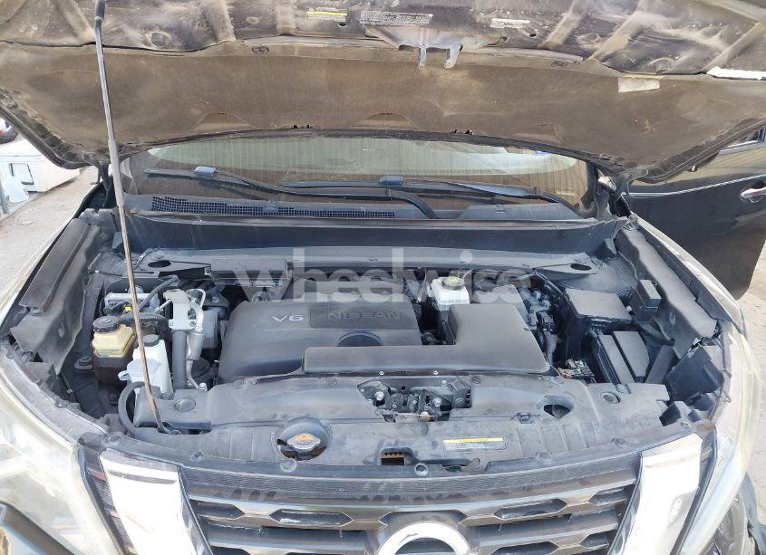 Photo 10 of 2017 Nissan Pathfinder SL (VIN 5N1DR2MN3HC619383)