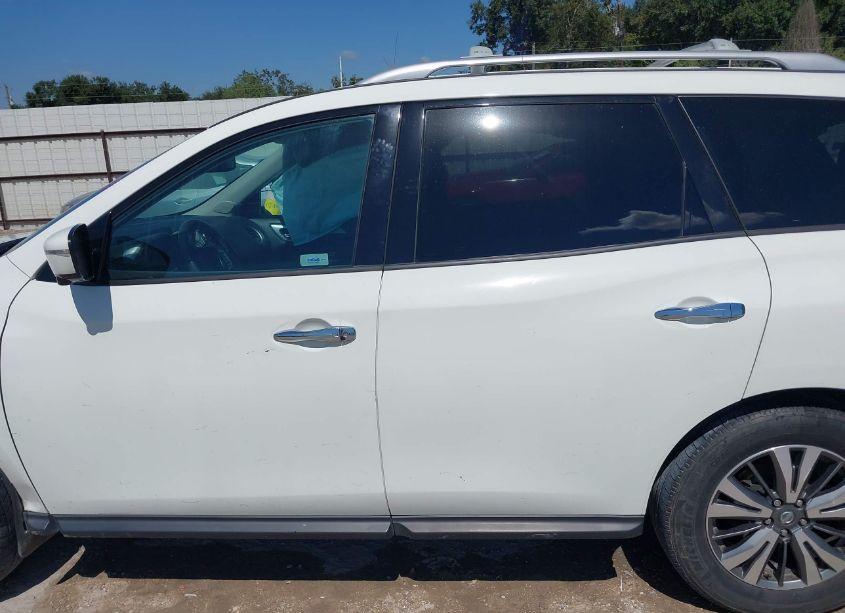 Photo 14 of 2017 Nissan Pathfinder SL (VIN 5N1DR2MN3HC623756)