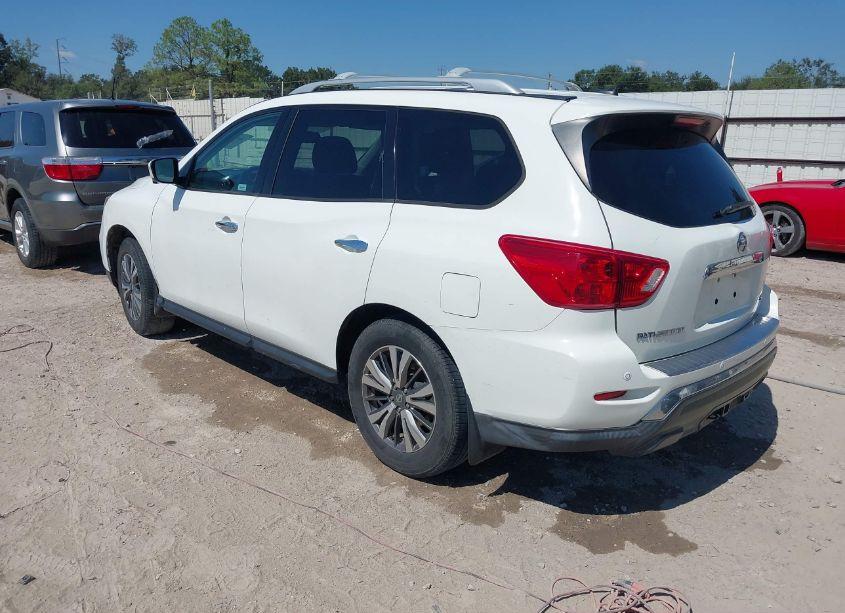 Photo 3 of 2017 Nissan Pathfinder SL (VIN 5N1DR2MN3HC623756)