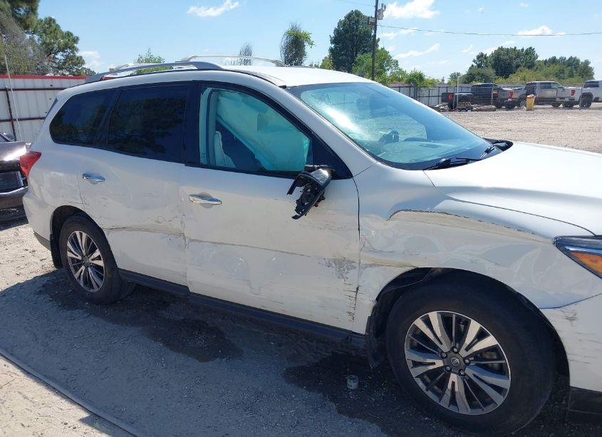 Photo 6 of 2017 Nissan Pathfinder SL (VIN 5N1DR2MN3HC623756)