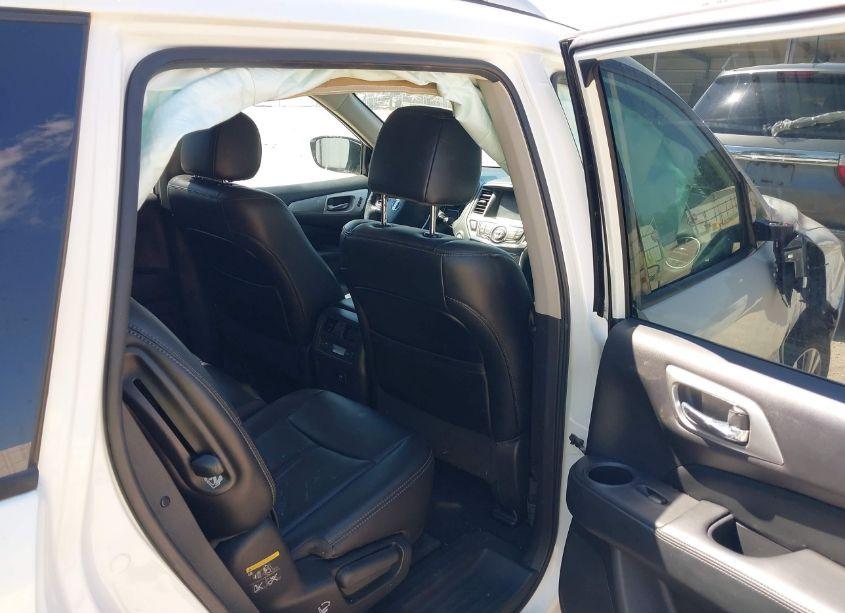 Photo 8 of 2017 Nissan Pathfinder SL (VIN 5N1DR2MN3HC623756)