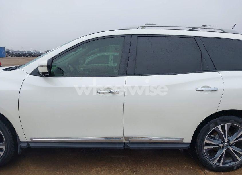 Photo 14 of 2017 Nissan Pathfinder PLATINUM (VIN 5N1DR2MN3HC642131)