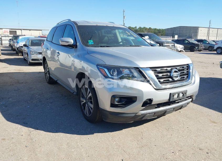 2017 Nissan Pathfinder SV (VIN 5N1DR2MN3HC648222) main photo