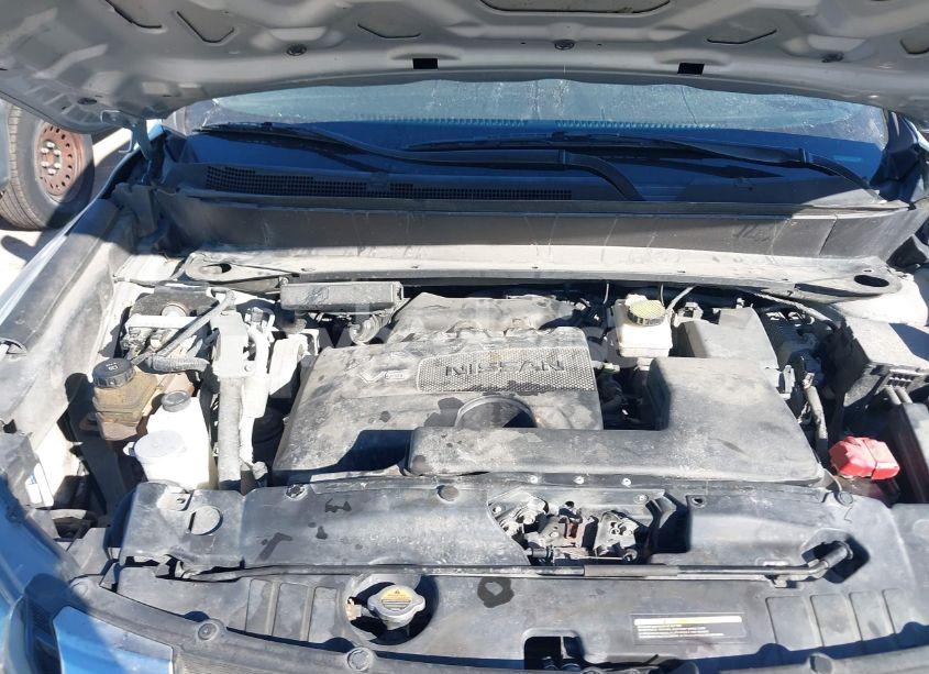 Photo 10 of 2017 Nissan Pathfinder SV (VIN 5N1DR2MN3HC648222)