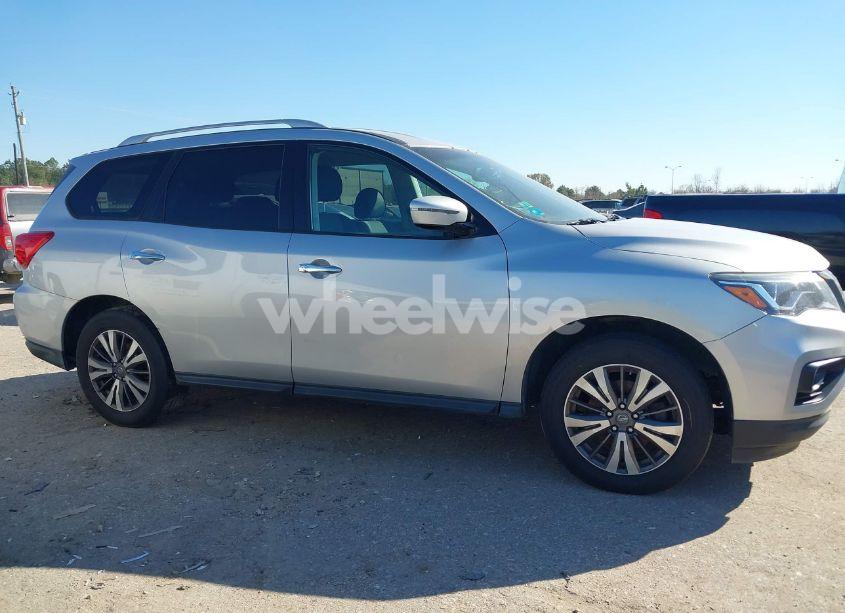 Photo 13 of 2017 Nissan Pathfinder SV (VIN 5N1DR2MN3HC648222)
