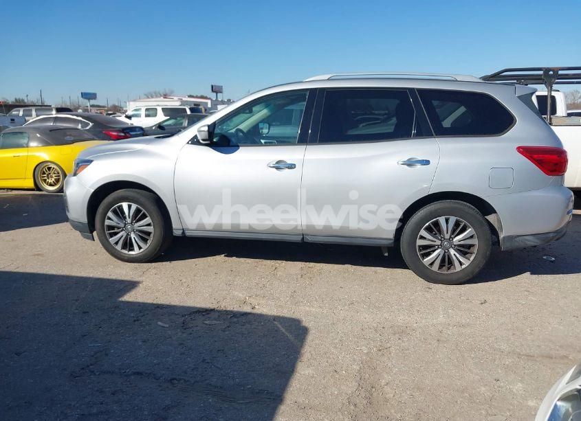 Photo 14 of 2017 Nissan Pathfinder SV (VIN 5N1DR2MN3HC648222)