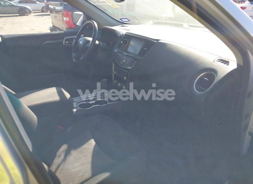 Photo 5 of 2017 Nissan Pathfinder SV (VIN 5N1DR2MN3HC648222)