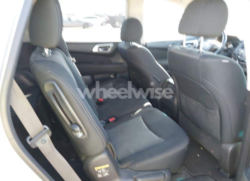 Photo 8 of 2017 Nissan Pathfinder SV (VIN 5N1DR2MN3HC648222)