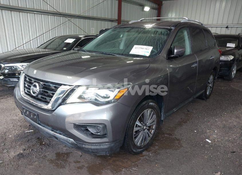 Photo 2 of 2017 Nissan Pathfinder S (VIN 5N1DR2MN3HC654070)