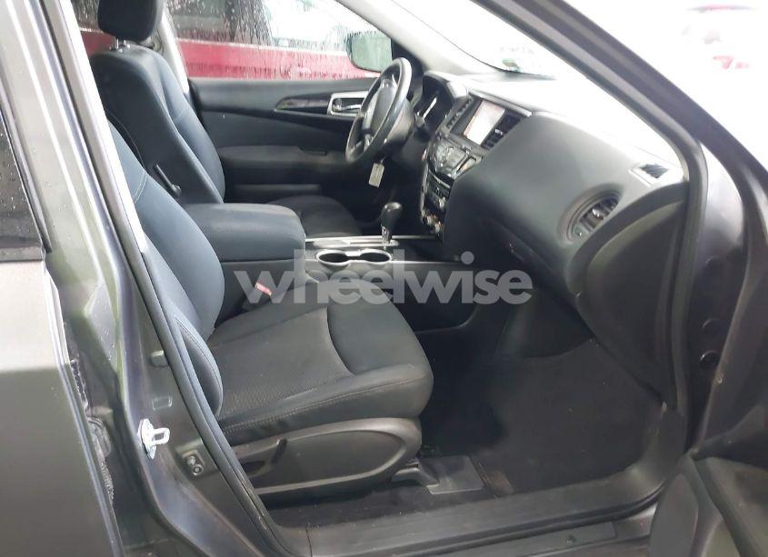 Photo 5 of 2017 Nissan Pathfinder S (VIN 5N1DR2MN3HC654070)