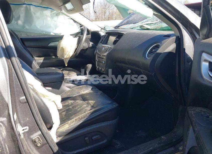 Photo 5 of 2017 Nissan Pathfinder SL (VIN 5N1DR2MN3HC658846)