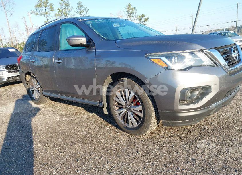 2017 Nissan Pathfinder SV (VIN 5N1DR2MN3HC660984) main photo
