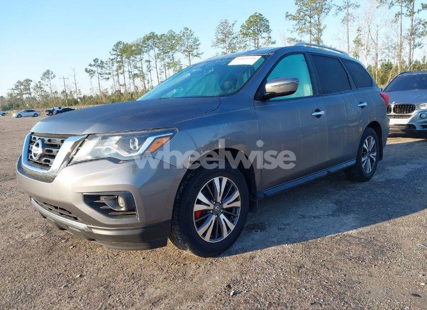 Photo 2 of 2017 Nissan Pathfinder SV (VIN 5N1DR2MN3HC660984)