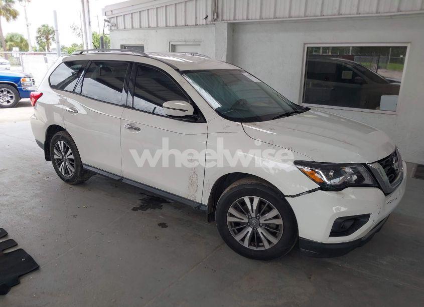 2017 Nissan Pathfinder S (VIN 5N1DR2MN3HC674075) main photo