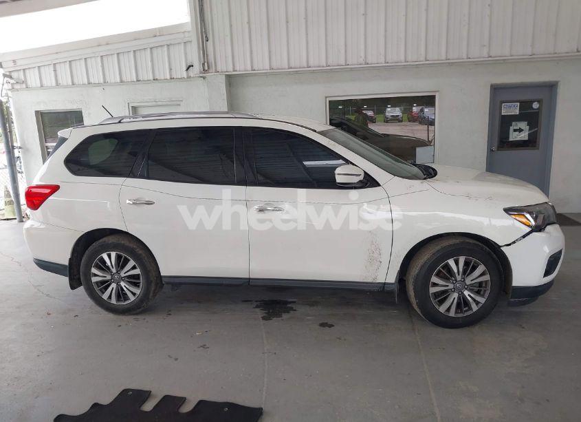 Photo 13 of 2017 Nissan Pathfinder S (VIN 5N1DR2MN3HC674075)