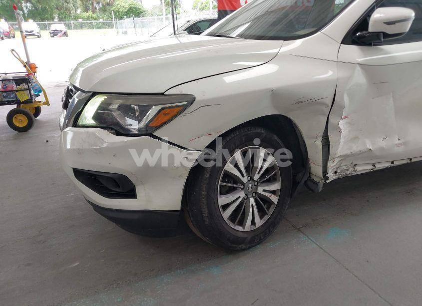 Photo 6 of 2017 Nissan Pathfinder S (VIN 5N1DR2MN3HC674075)
