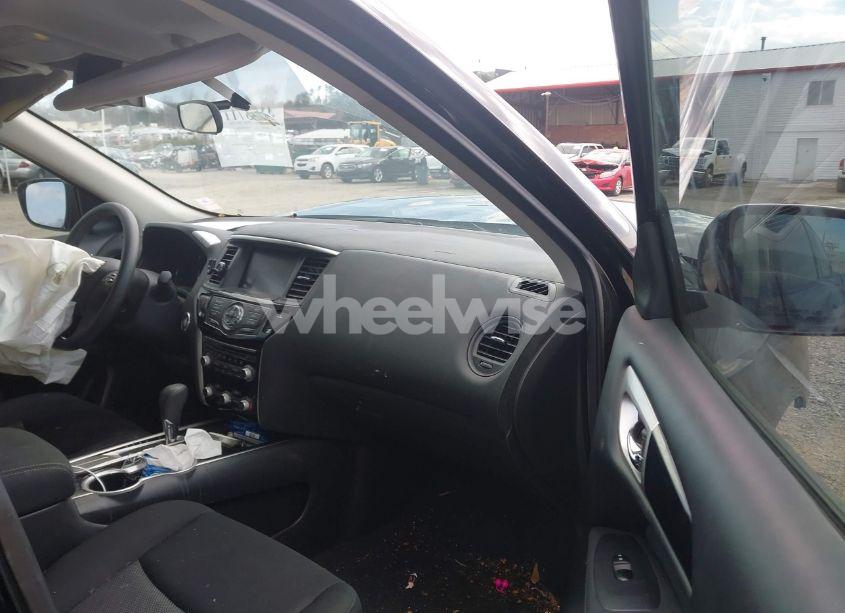 Photo 5 of 2017 Nissan Pathfinder S (VIN 5N1DR2MN3HC684752)