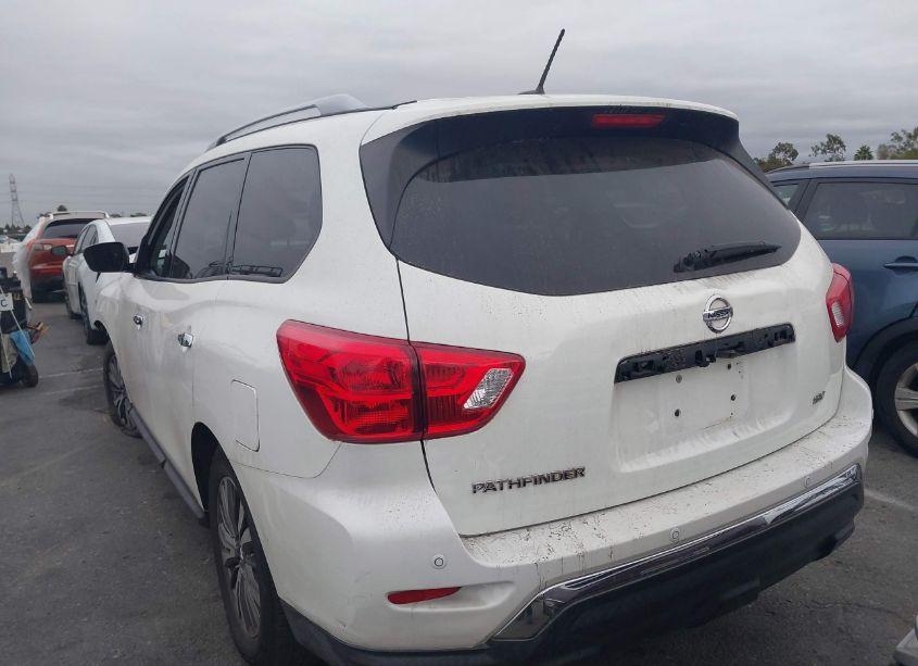Photo 3 of 2018 Nissan Pathfinder SV (VIN 5N1DR2MN3JC607238)