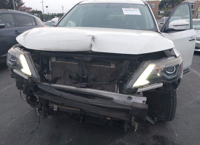 Photo 6 of 2018 Nissan Pathfinder SV (VIN 5N1DR2MN3JC607238)