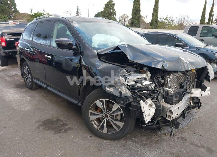 2018 Nissan Pathfinder S (VIN 5N1DR2MN3JC639378) main photo