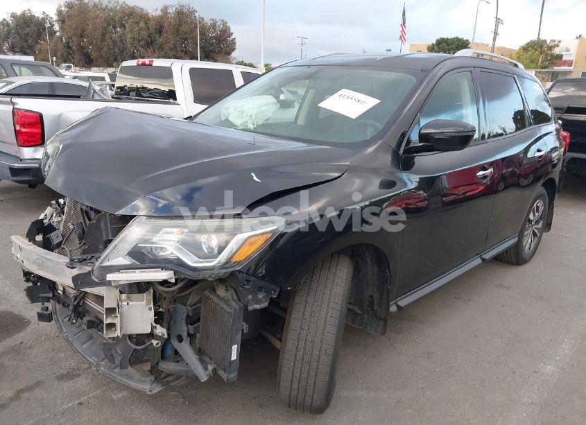 Photo 2 of 2018 Nissan Pathfinder S (VIN 5N1DR2MN3JC639378)