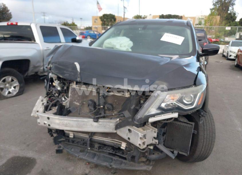 Photo 6 of 2018 Nissan Pathfinder S (VIN 5N1DR2MN3JC639378)