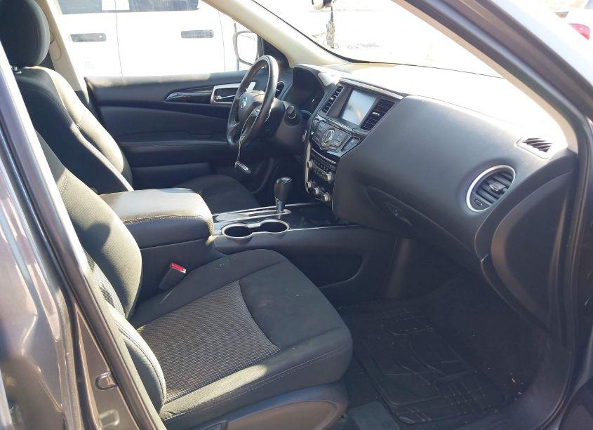 Photo 5 of 2019 Nissan Pathfinder SV (VIN 5N1DR2MN3KC576977)