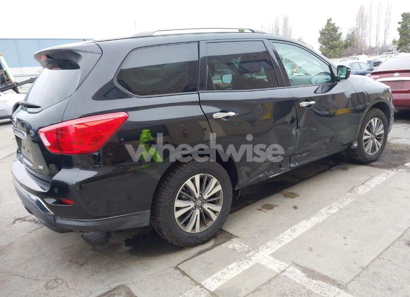 Photo 4 of 2017 Nissan Pathfinder PLATINUM/S/SL/SV (VIN 5N1DR2MN4HC602155)