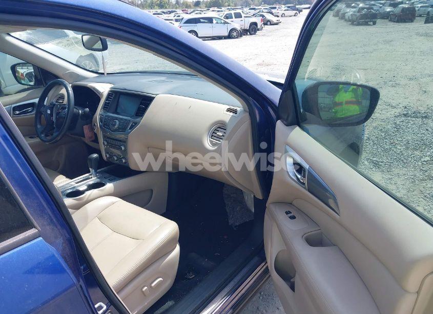 Photo 5 of 2017 Nissan Pathfinder SL (VIN 5N1DR2MN4HC603631)