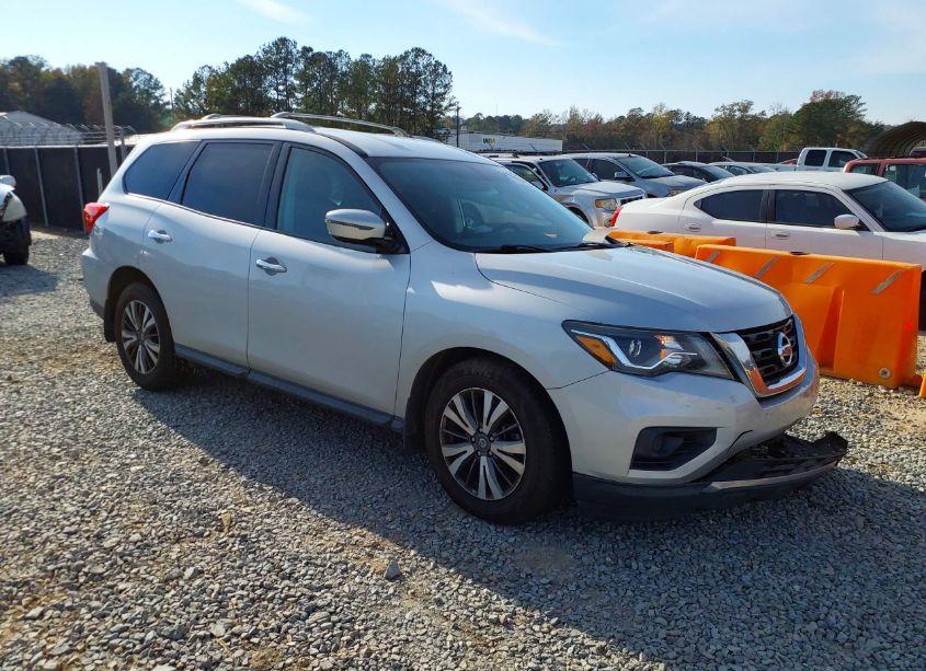 2017 Nissan Pathfinder S (VIN 5N1DR2MN4HC604472) main photo