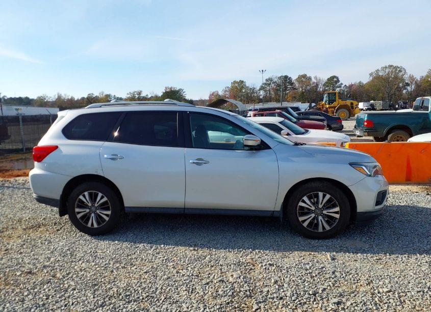 Photo 13 of 2017 Nissan Pathfinder S (VIN 5N1DR2MN4HC604472)