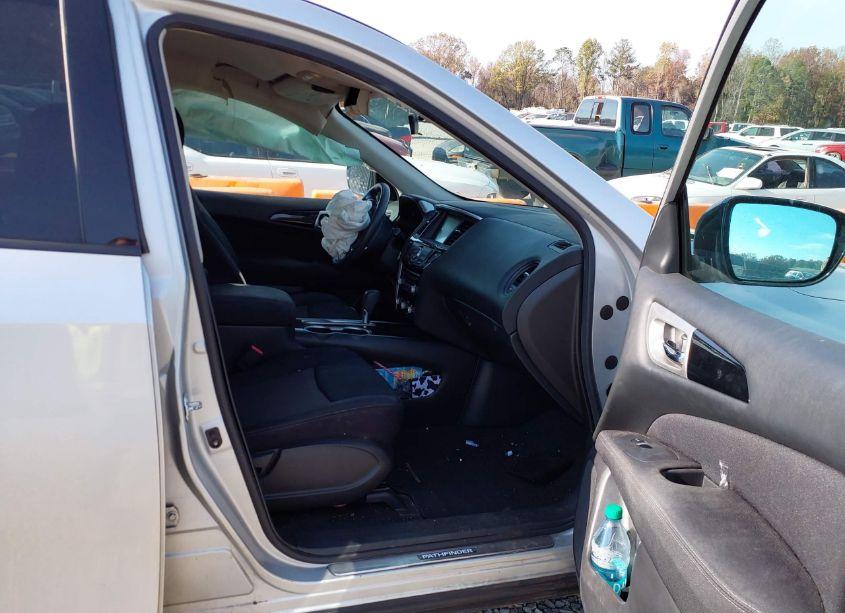 Photo 5 of 2017 Nissan Pathfinder S (VIN 5N1DR2MN4HC604472)