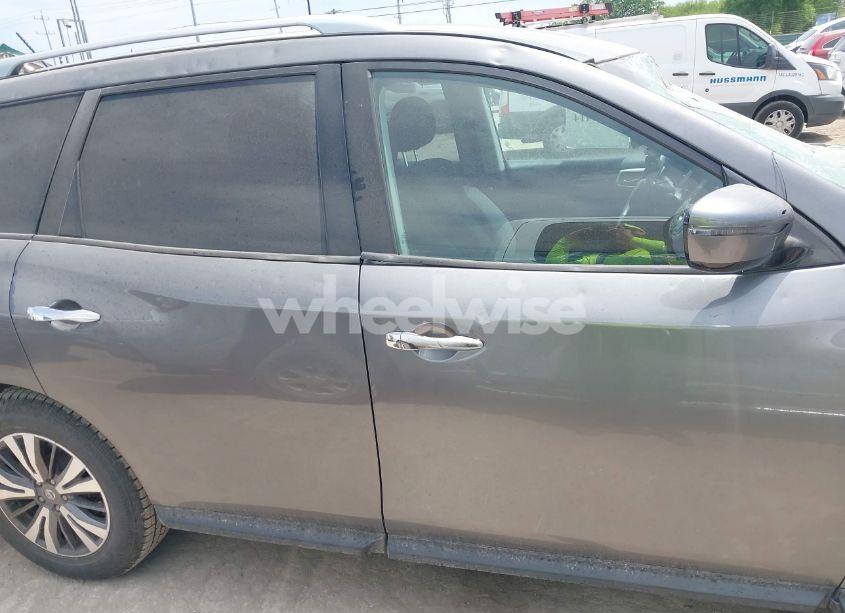 Photo 13 of 2017 Nissan Pathfinder S (VIN 5N1DR2MN4HC622941)