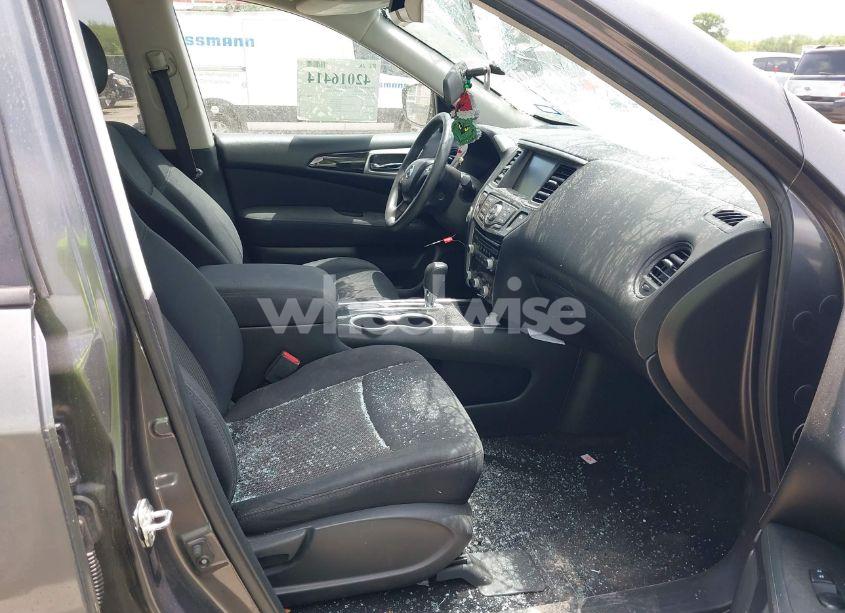 Photo 5 of 2017 Nissan Pathfinder S (VIN 5N1DR2MN4HC622941)