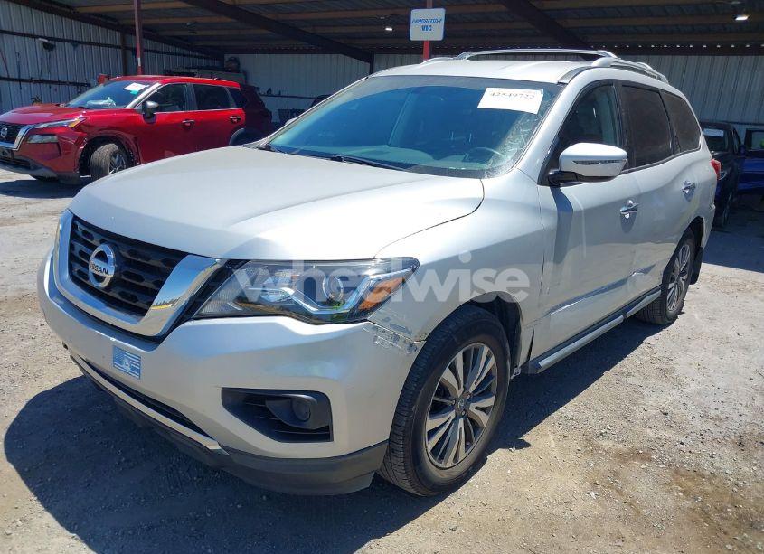 Photo 2 of 2017 Nissan Pathfinder S (VIN 5N1DR2MN4HC627220)