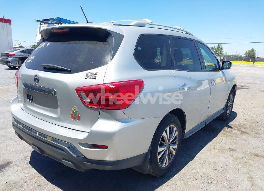 Photo 4 of 2017 Nissan Pathfinder S (VIN 5N1DR2MN4HC627220)