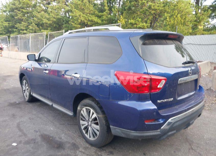 Photo 3 of 2017 Nissan Pathfinder SV (VIN 5N1DR2MN4HC664462)