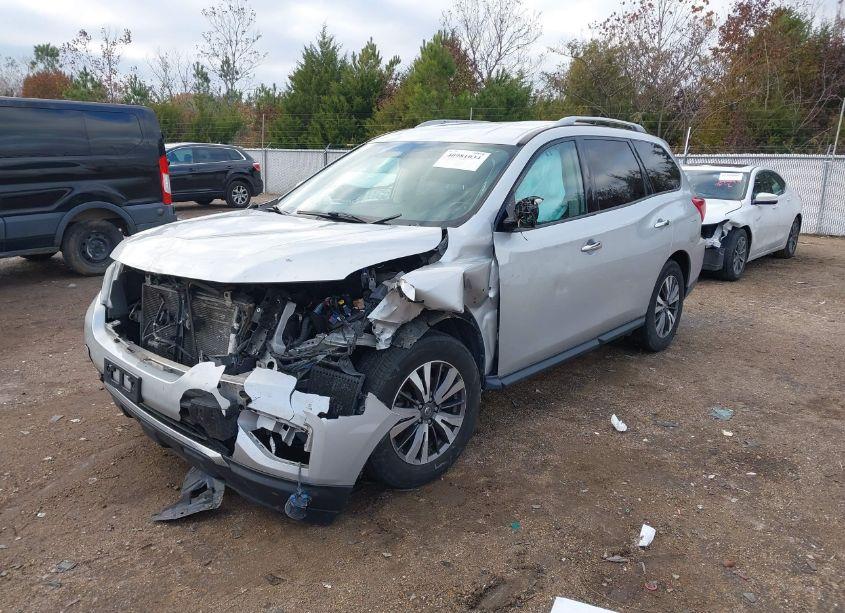 Photo 2 of 2017 Nissan Pathfinder SL (VIN 5N1DR2MN4HC670326)