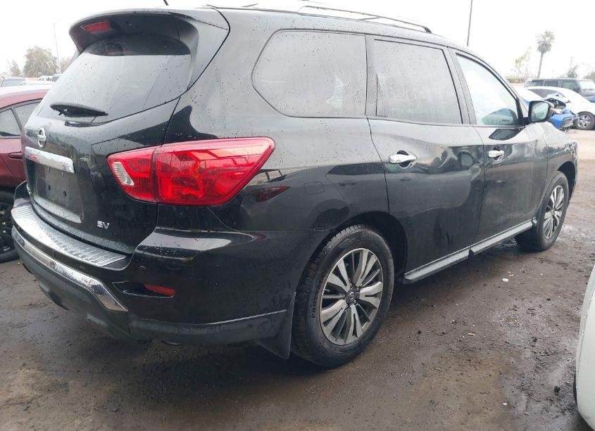 Photo 4 of 2017 Nissan Pathfinder SV (VIN 5N1DR2MN4HC910992)