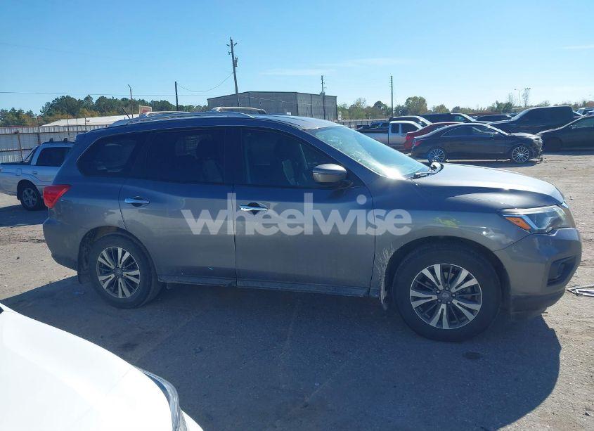 Photo 13 of 2018 Nissan Pathfinder SV (VIN 5N1DR2MN4JC603960)