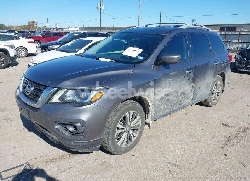 Photo 2 of 2018 Nissan Pathfinder SV (VIN 5N1DR2MN4JC603960)