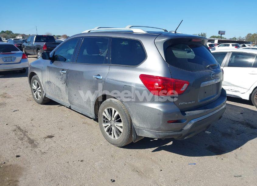 Photo 3 of 2018 Nissan Pathfinder SV (VIN 5N1DR2MN4JC603960)