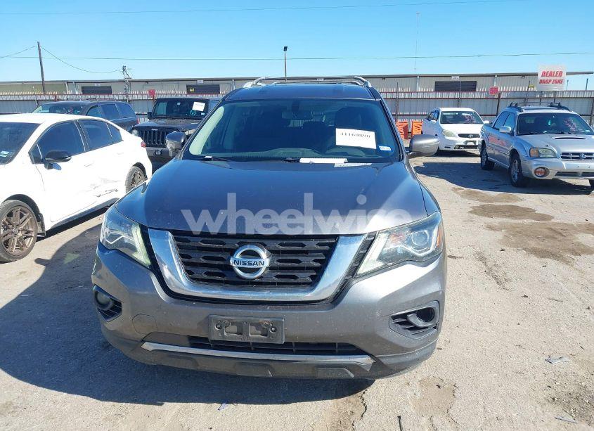 Photo 6 of 2018 Nissan Pathfinder SV (VIN 5N1DR2MN4JC603960)