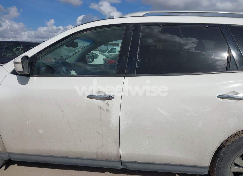 Photo 14 of 2018 Nissan Pathfinder SV (VIN 5N1DR2MN4JC649305)