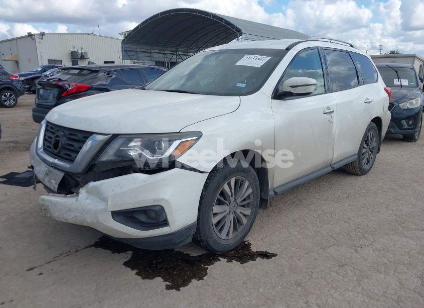 Photo 2 of 2018 Nissan Pathfinder SV (VIN 5N1DR2MN4JC649305)