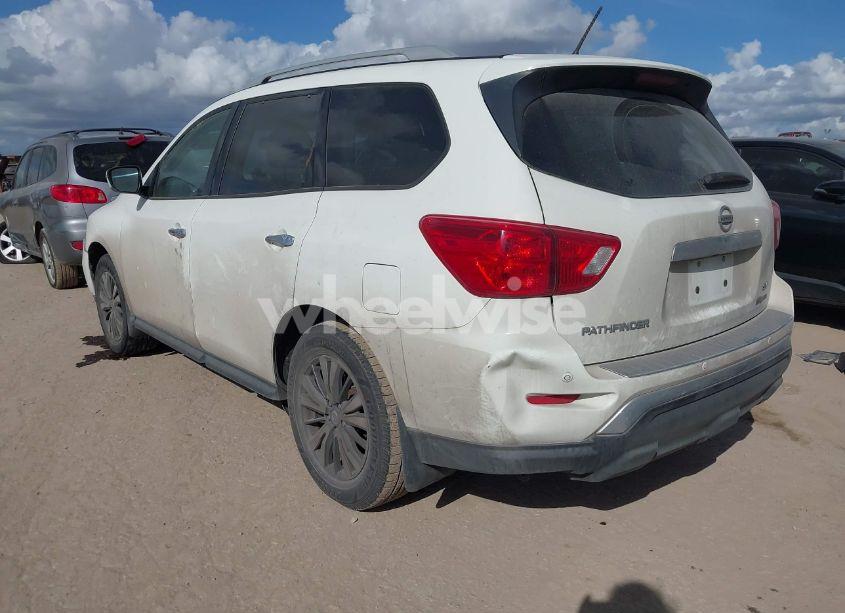 Photo 3 of 2018 Nissan Pathfinder SV (VIN 5N1DR2MN4JC649305)