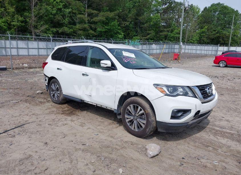 2017 Nissan Pathfinder S (VIN 5N1DR2MN5HC607915) main photo